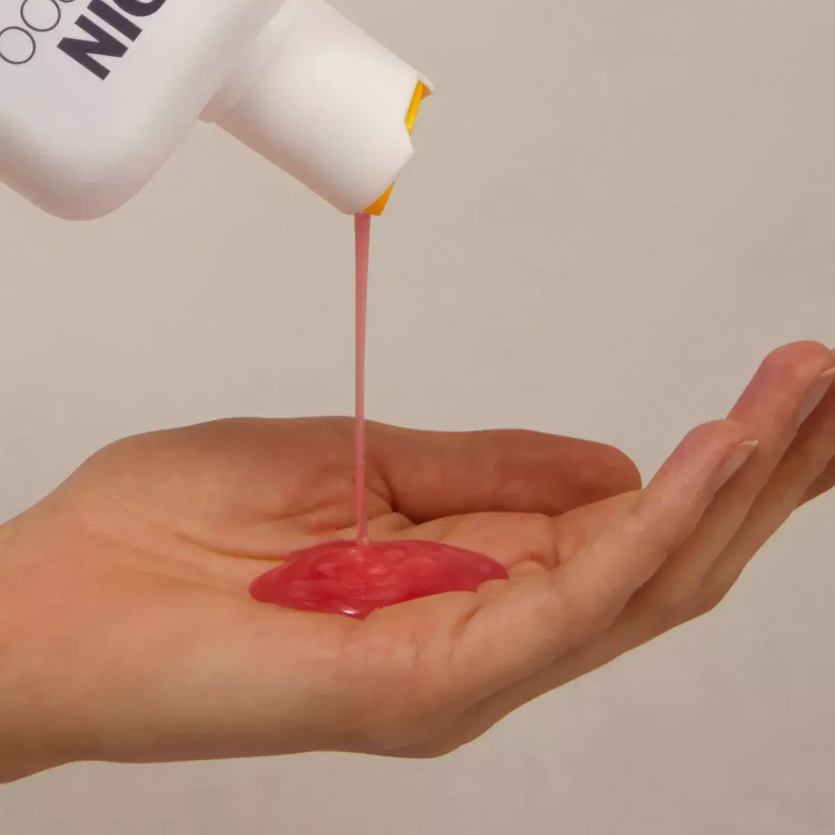 Nutradeica® Anti-Dry Dandruff Shampoo - Image 2